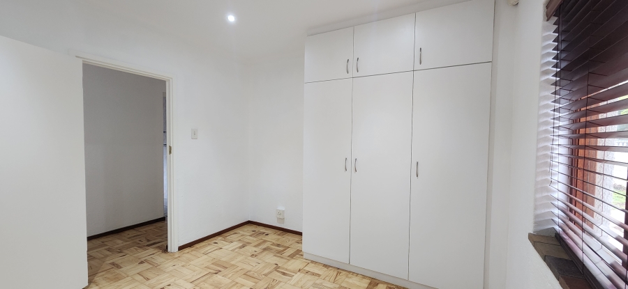 To Let 3 Bedroom Property for Rent in Meadowridge Western Cape